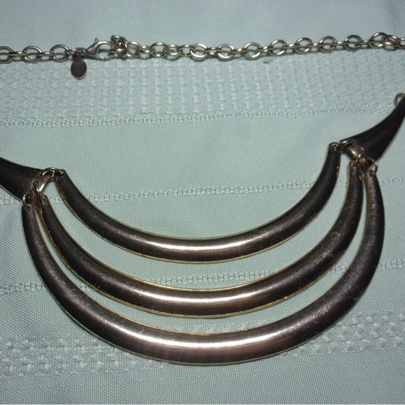 Vintage Express gold tone bib necklace - Picture 3 of 3